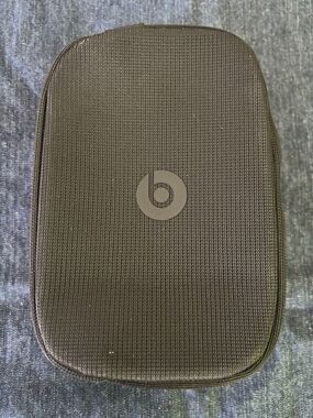 Beats by Dr. Dre Headphone Zip Case Black Excellent Condition Just The Case